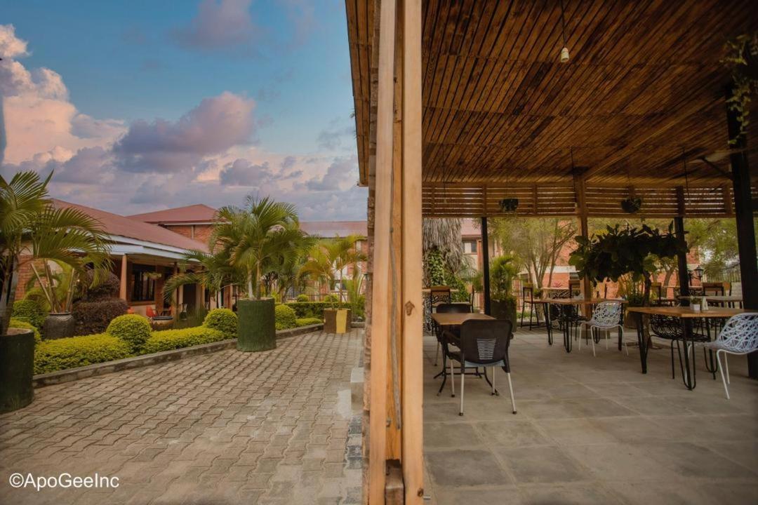 Acacia Hotel Mbarara Nyamitanga Exteriör bild